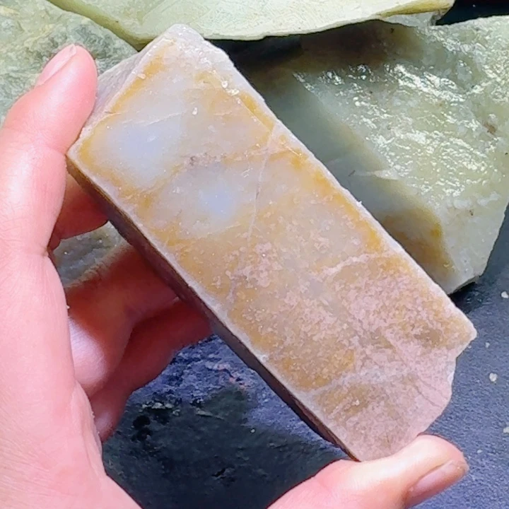 和田玉未镶嵌珠宝半成品