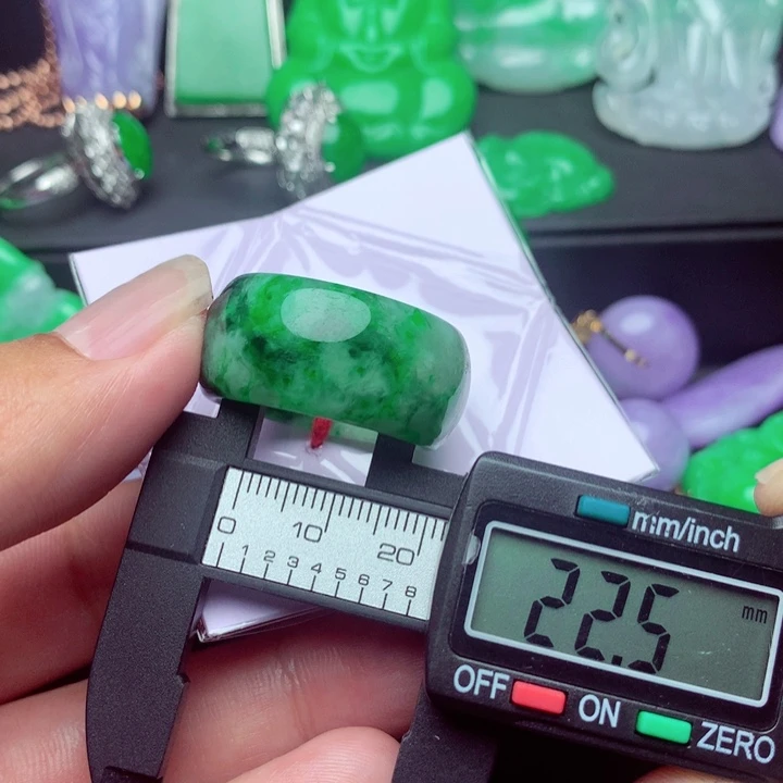 翡翠未镶嵌戒指戒指