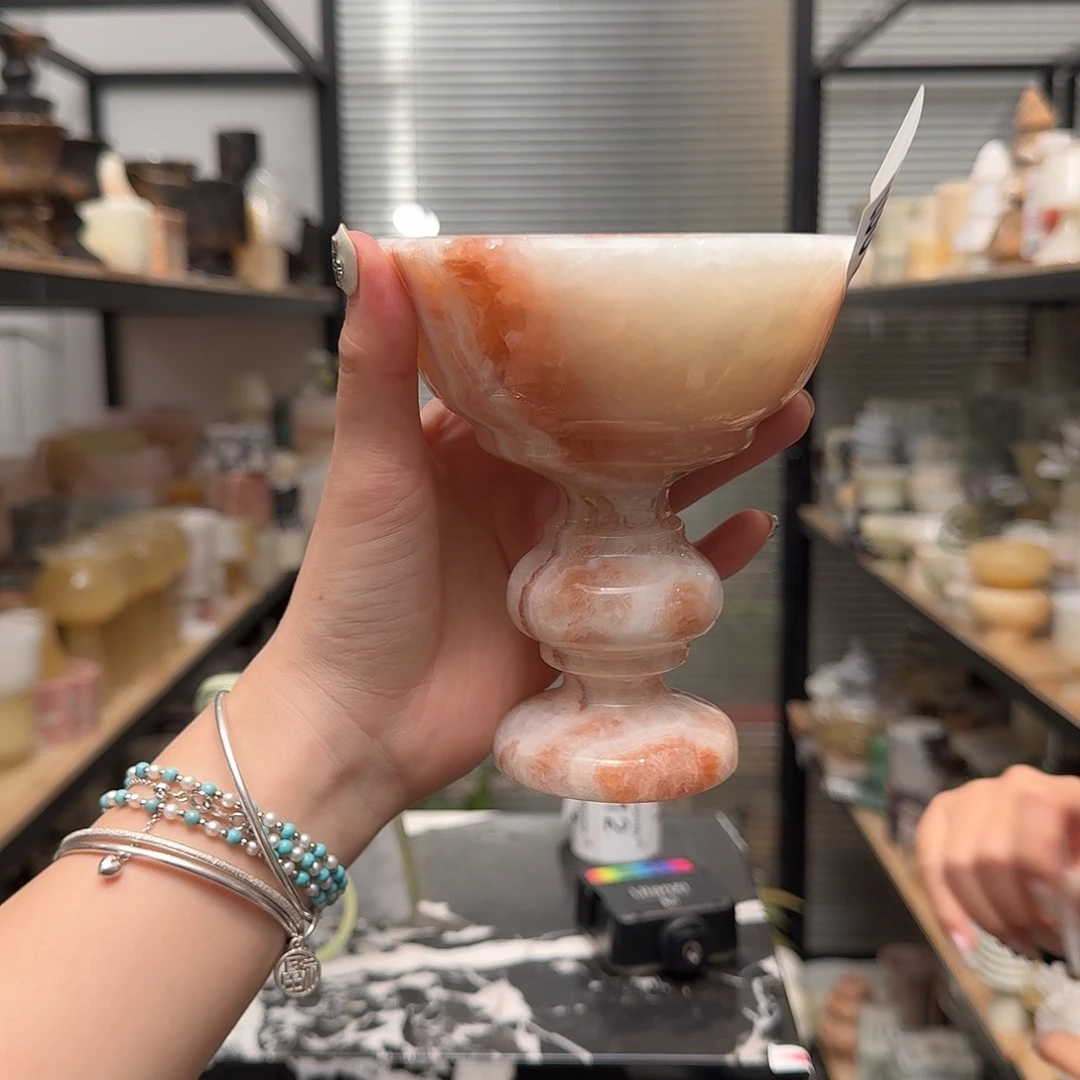 t08。        爱。