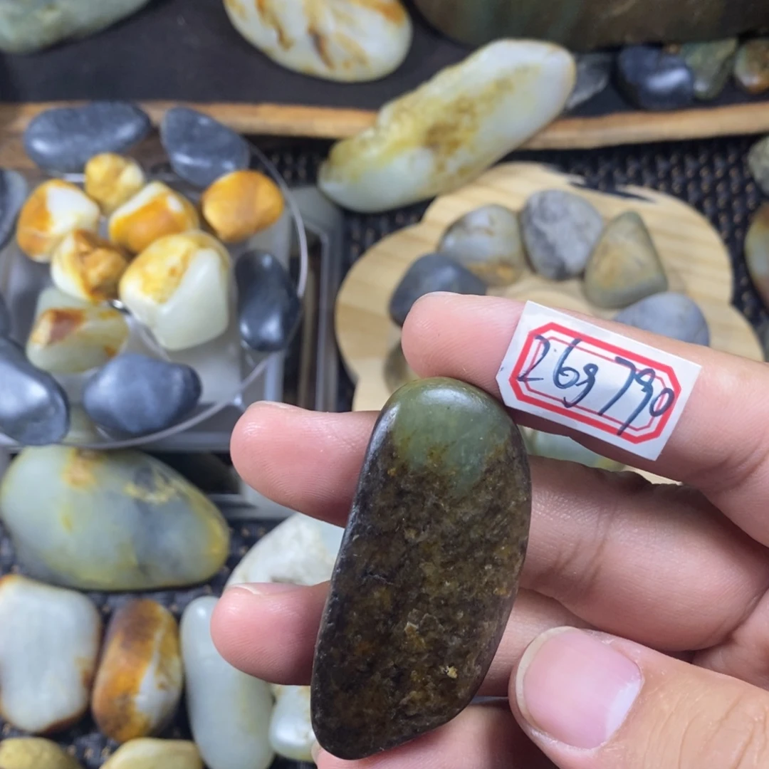 和田玉（糖玉）未镶嵌挂件