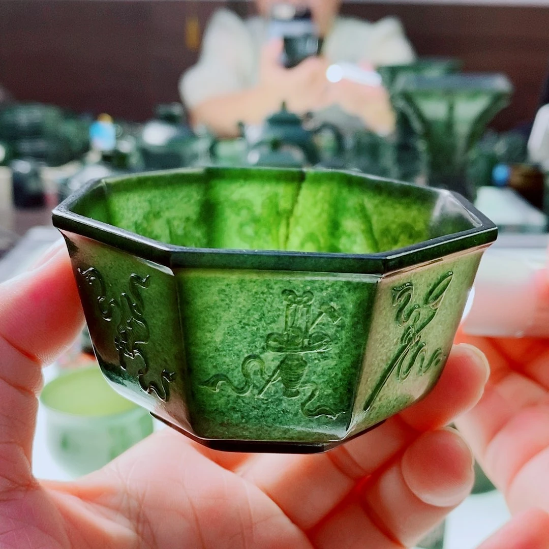 未镶嵌和田玉（青玉）摆件微瑕裂了