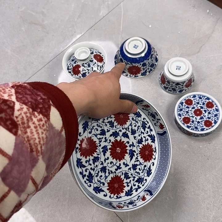 瓷片婉*?釉里红缠枝莲大壶承