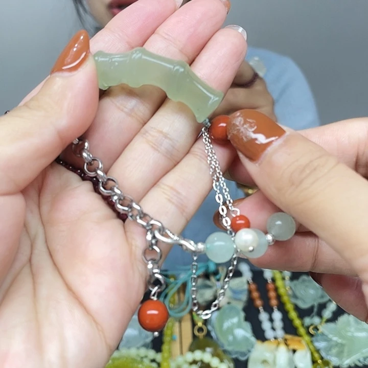 蛇纹石玉未镶嵌颈饰