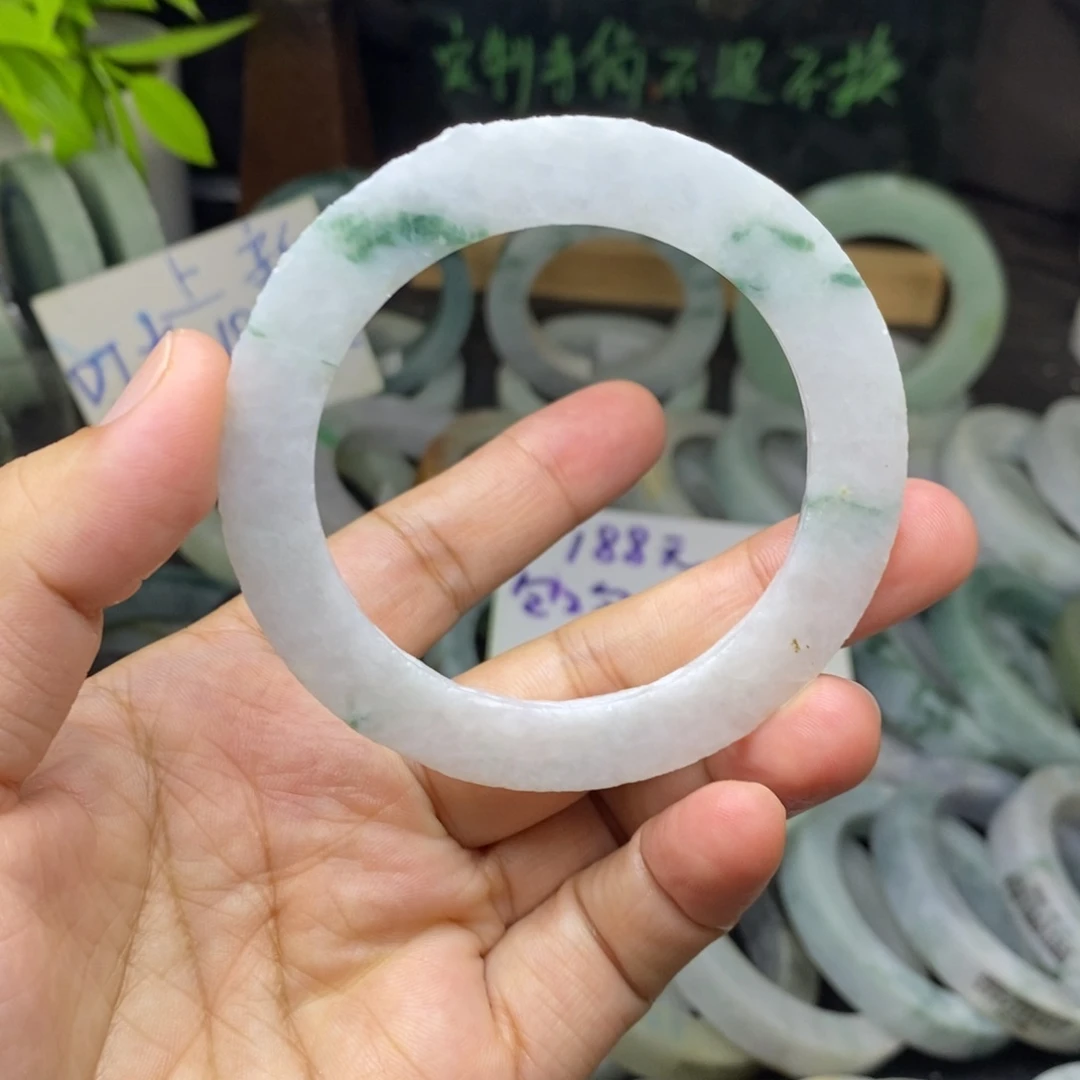 定制翡翠未镶嵌手镯
