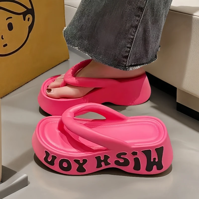 人字拖鞋女高级感外穿夏季2025新款夹脚海边沙滩凉拖女士涂鸦厚底