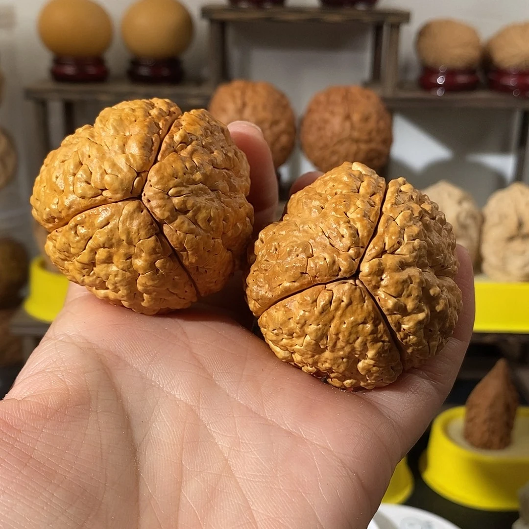 吊坠文玩核桃三瓣脑纹金刚练手5059