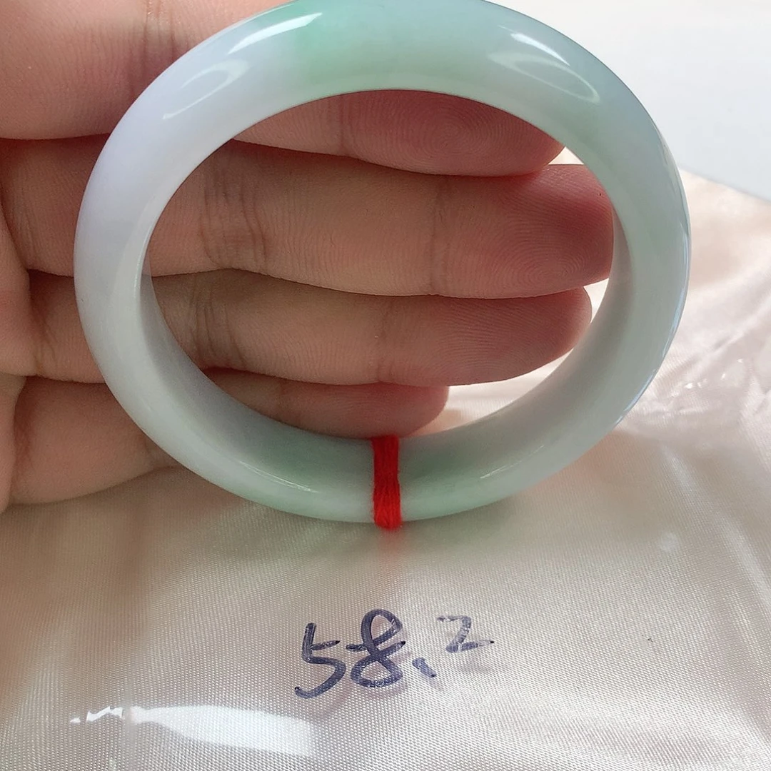 翡翠手镯未镶嵌305号