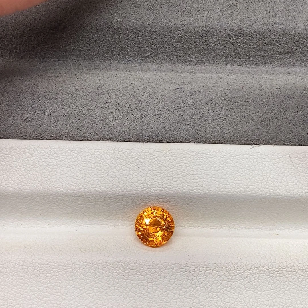 石榴石（芬达石）未镶嵌裸石2克拉天然芬达石