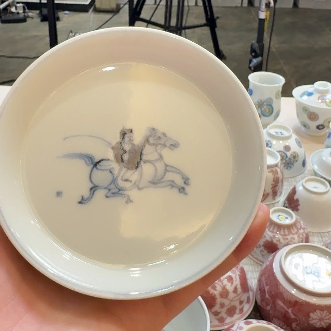 粤***肥青花快递员壶承福利款