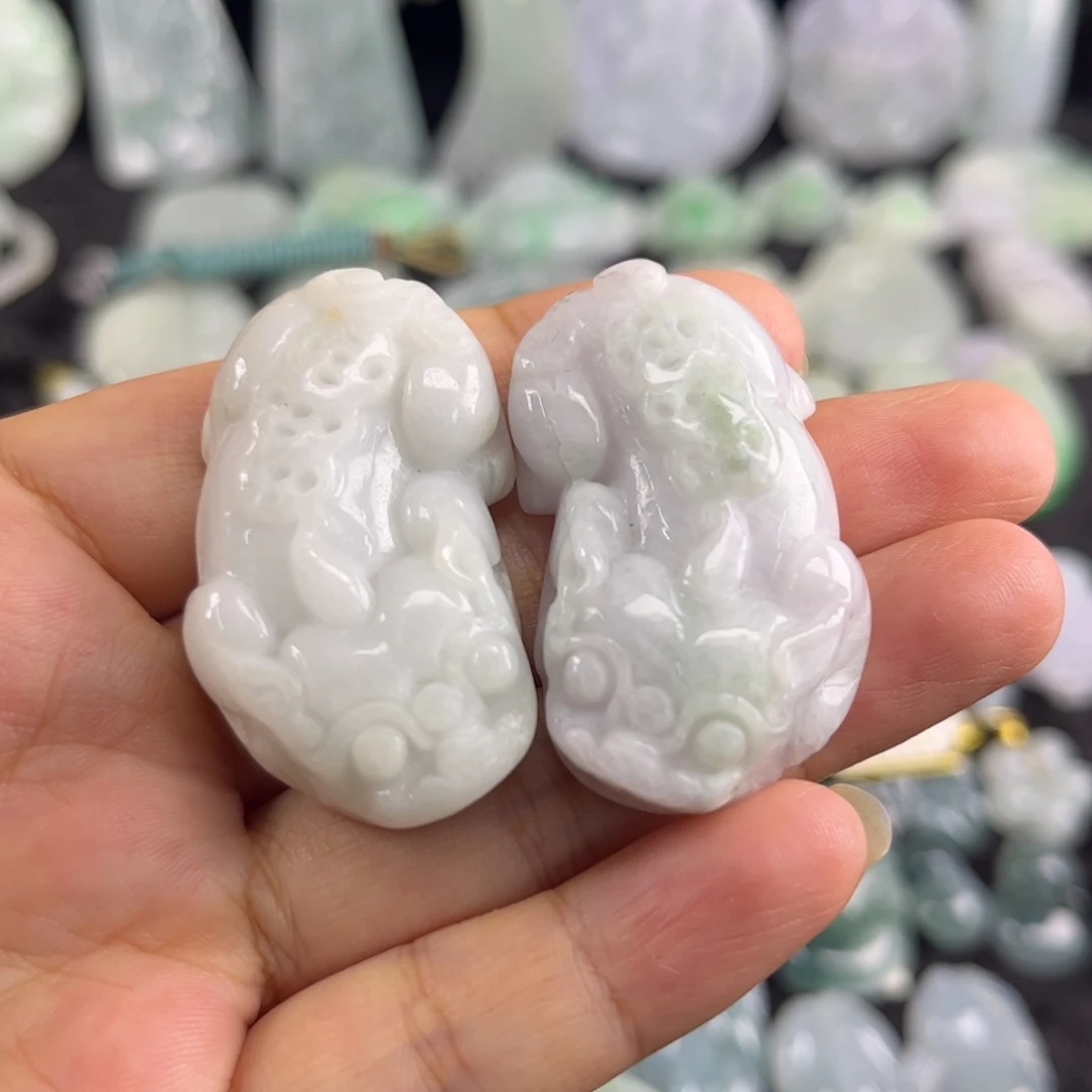 翡翠未镶嵌吊坠(不含链)瑕疵