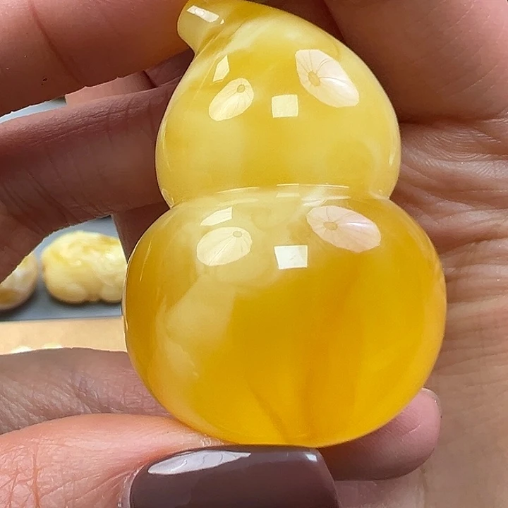 蜜蜡未镶嵌珠宝奇石