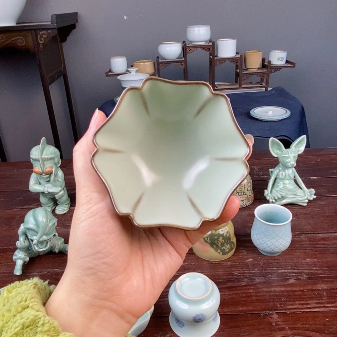 铁胎灰青釉 花口杯 开片