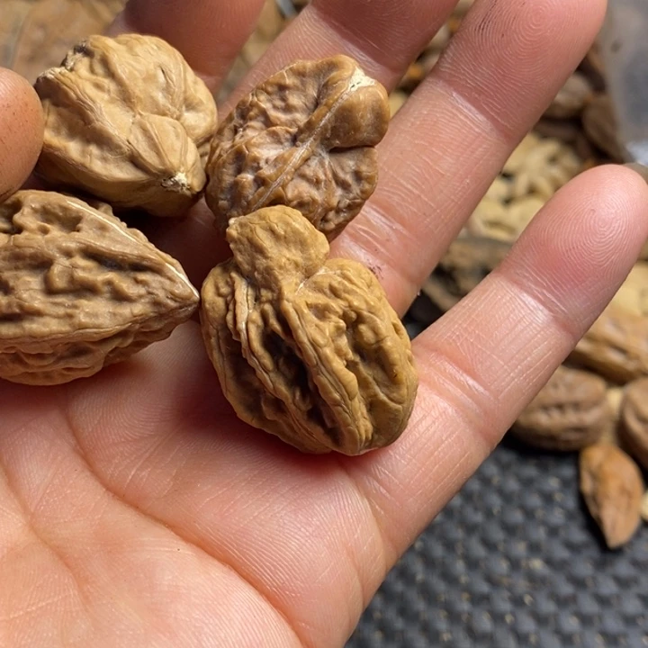 文玩核桃吊坠娜姐214