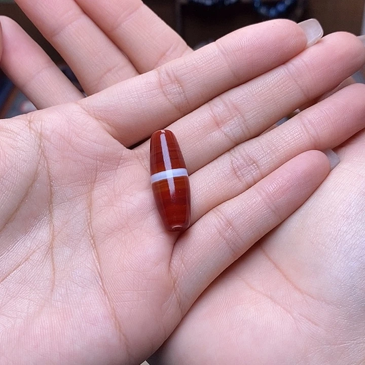 未镶嵌颈饰玛瑙/玉髓不**?