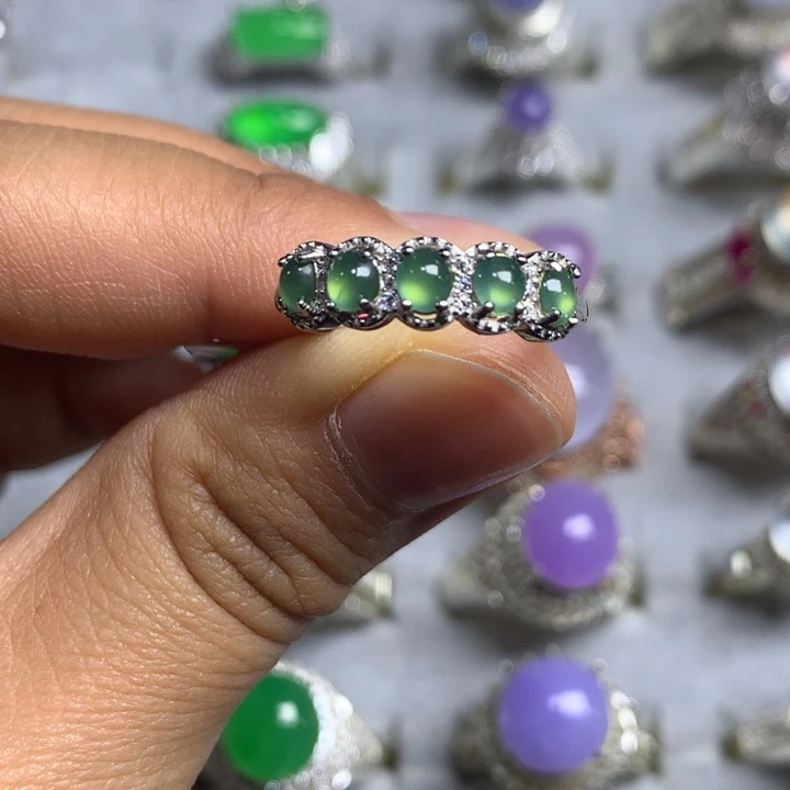 翡翠未镶嵌戒指银托镶嵌，可直接佩戴