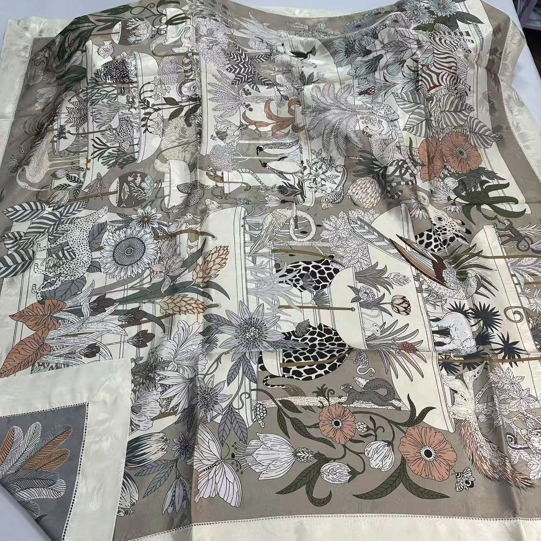 110色织提花双面缎方巾-繁动植景 106cm丝巾