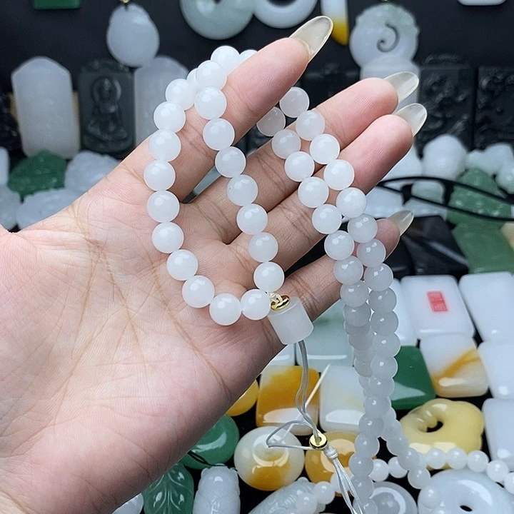 颈饰未镶嵌石英岩玉?****?