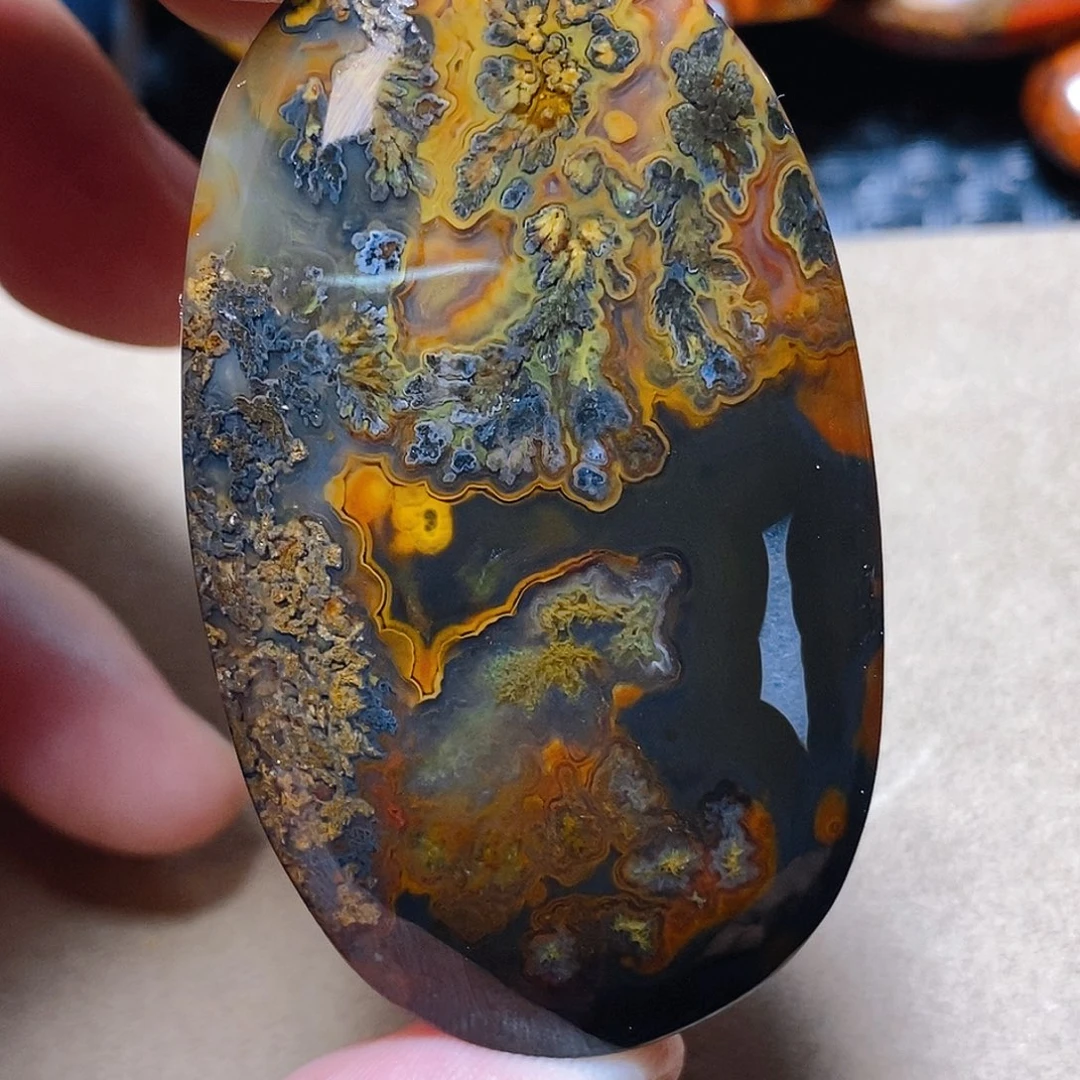 未镶嵌颈饰玛瑙/玉髓华*