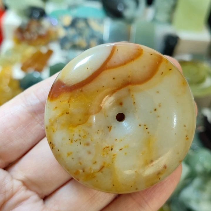 岫玉未镶嵌平安扣