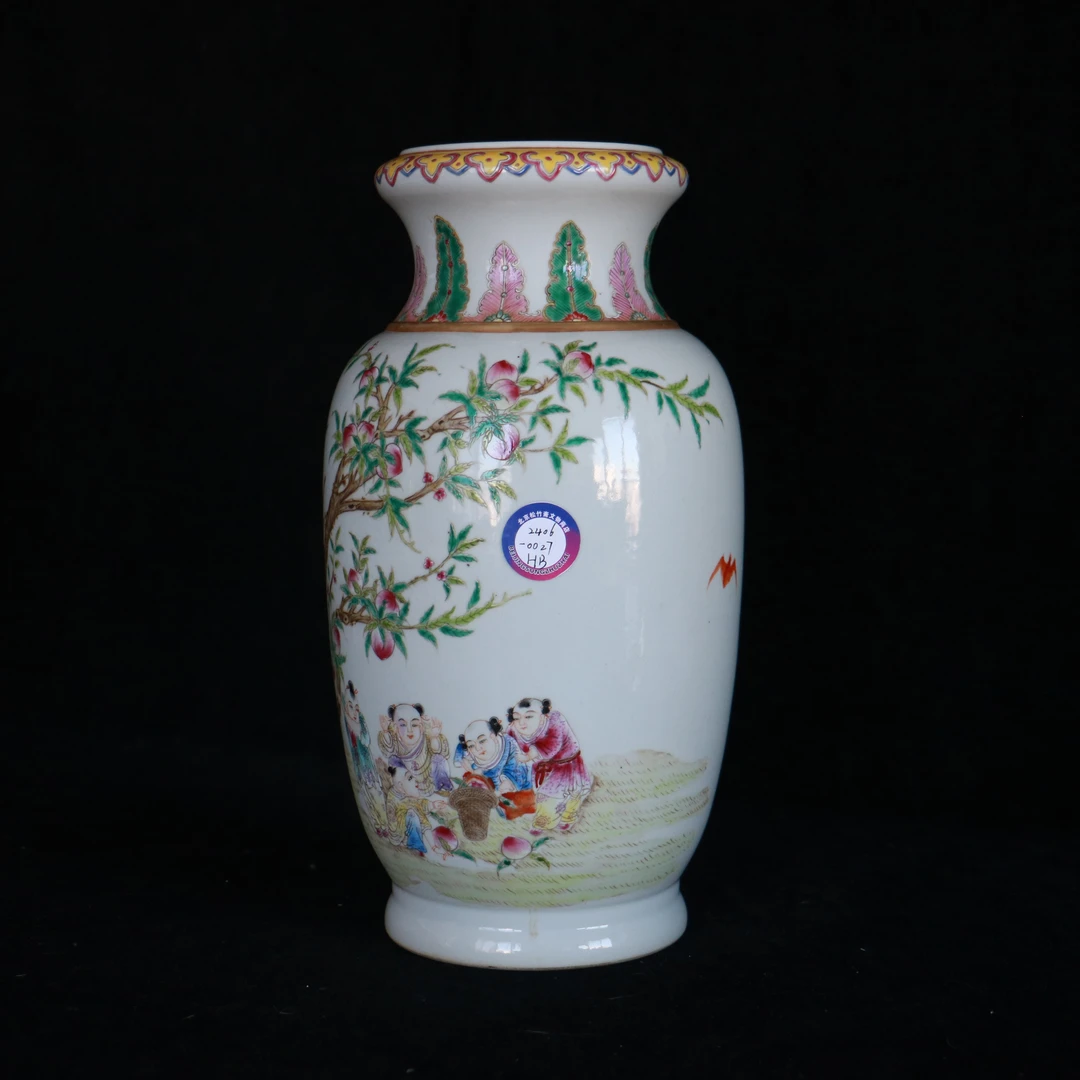 清中晚粉彩婴戏图赏瓶