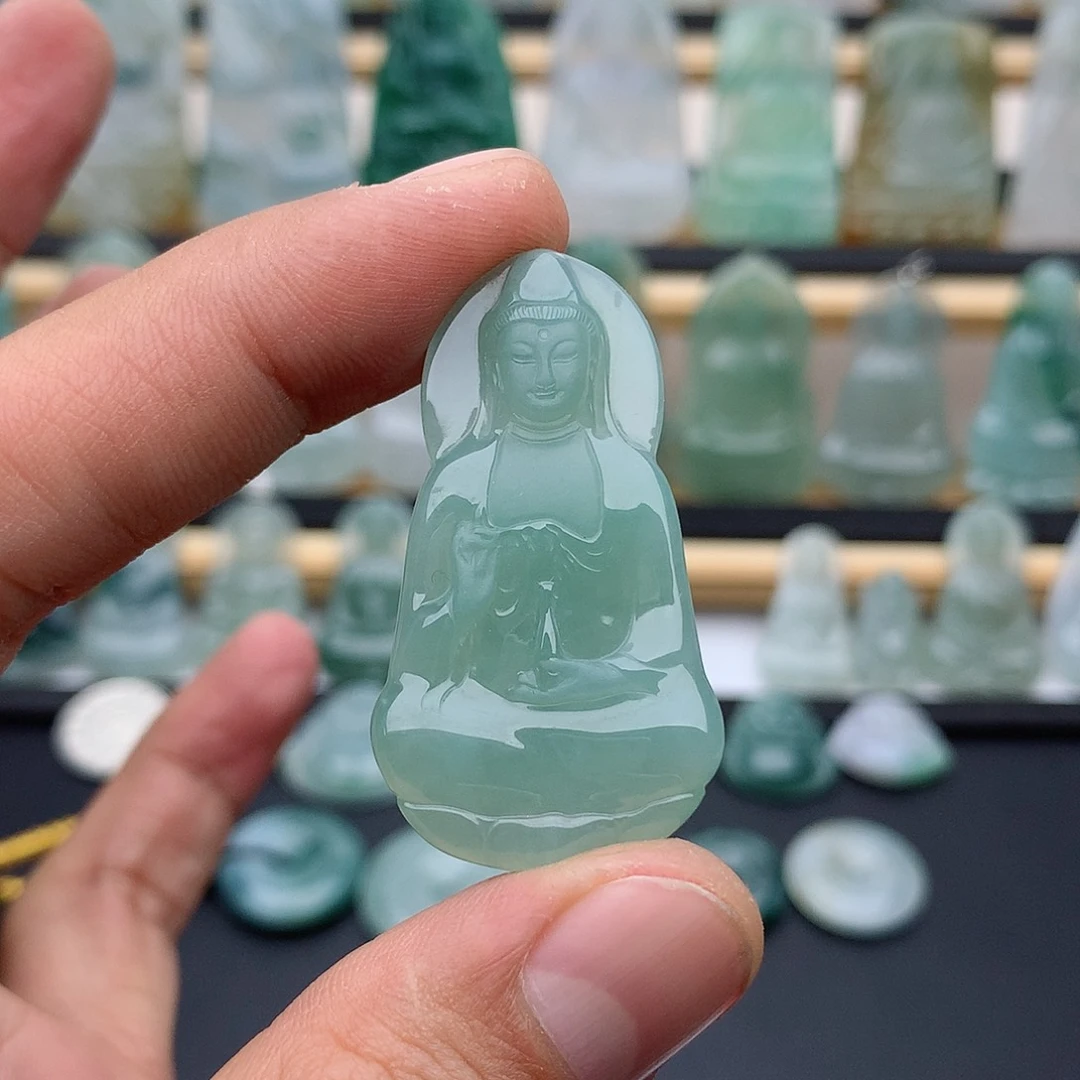 星***辰翡翠未镶嵌颈饰素衣观音