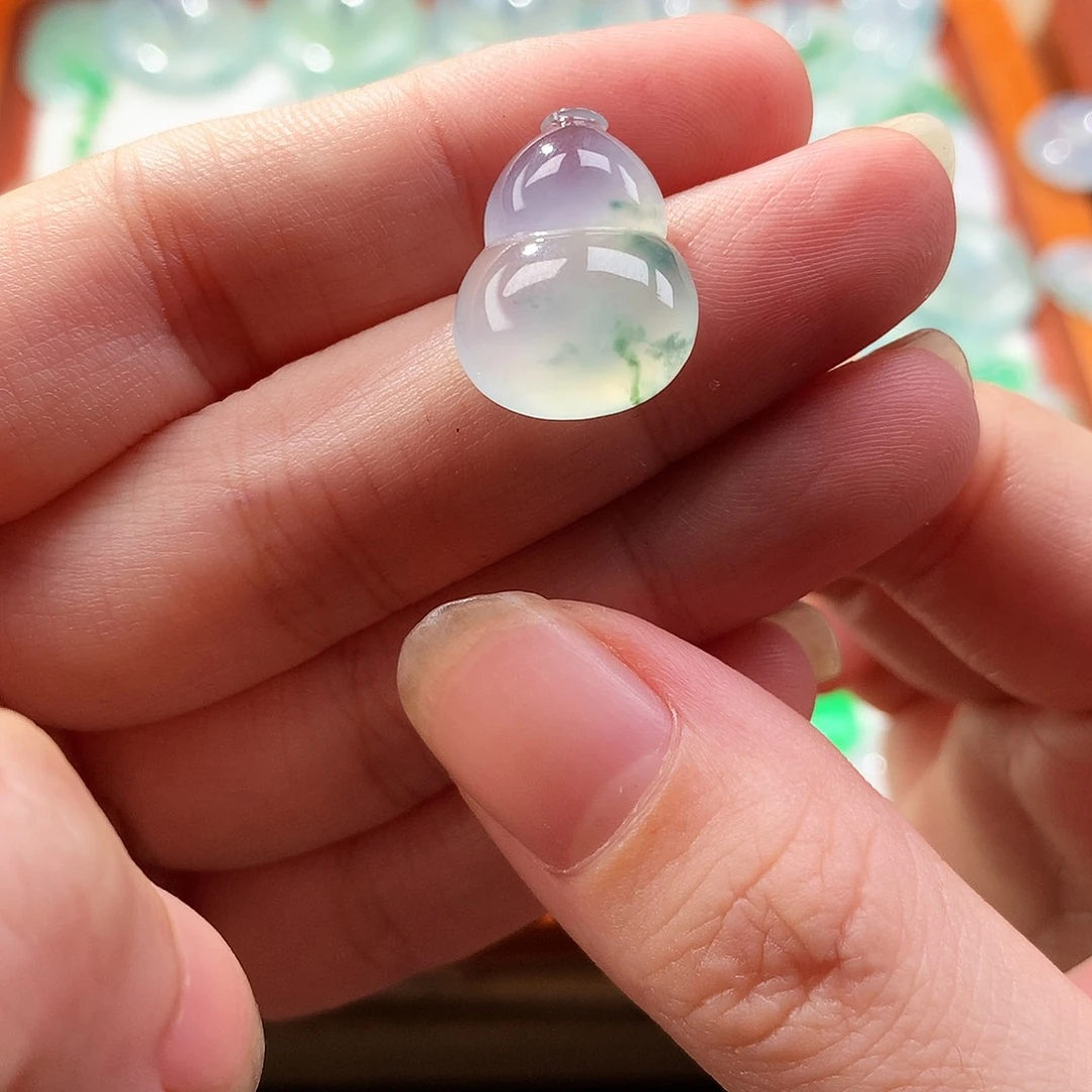 翡翠未镶嵌吊坠(不含链)葫芦