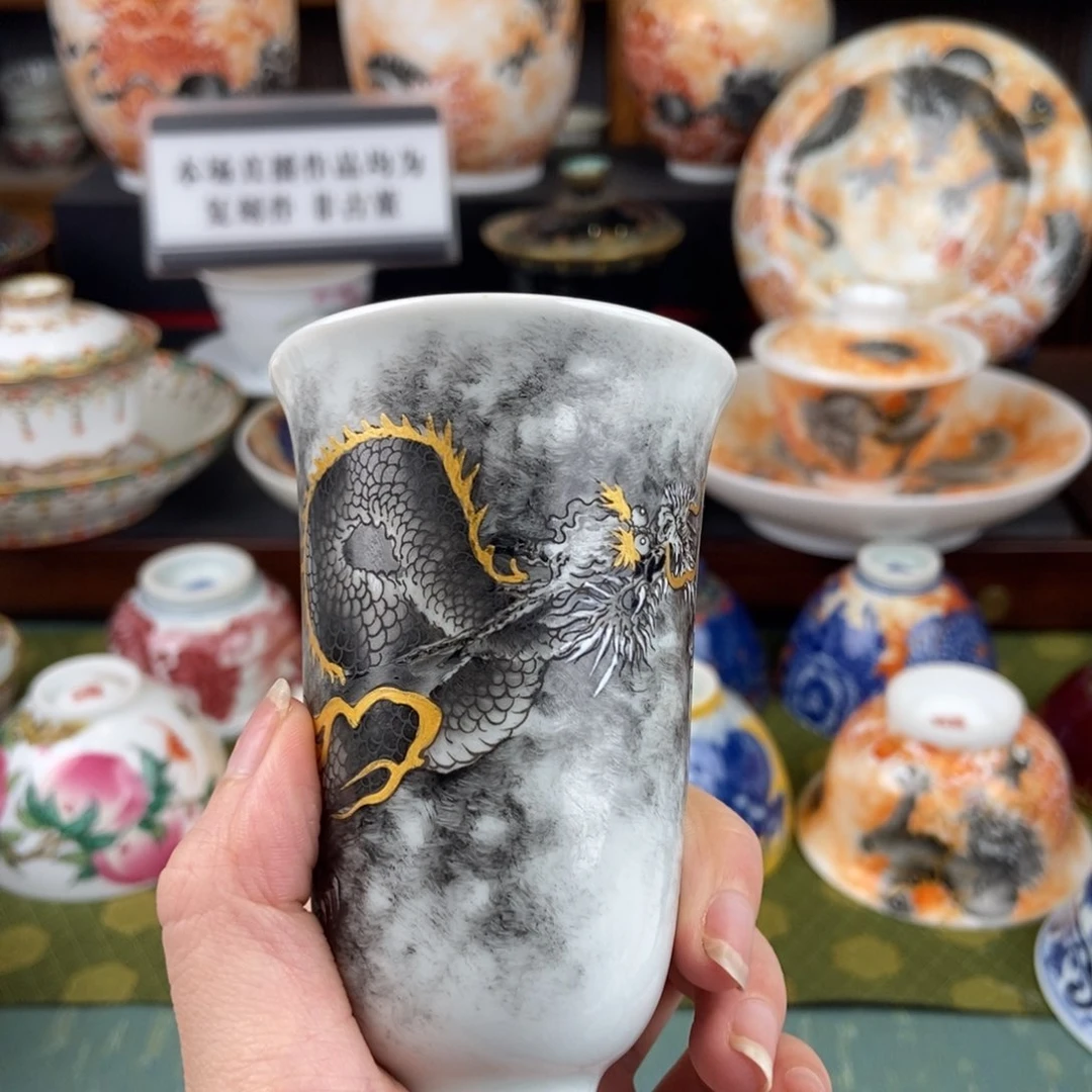 陶瓷的设计师是一个人