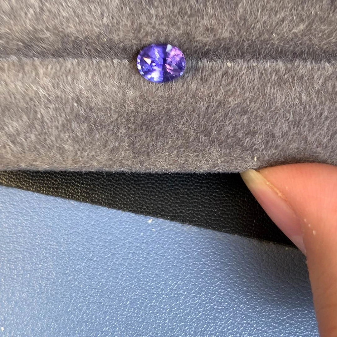 蓝宝石裸石未镶嵌1.31 无烧 斯里兰卡