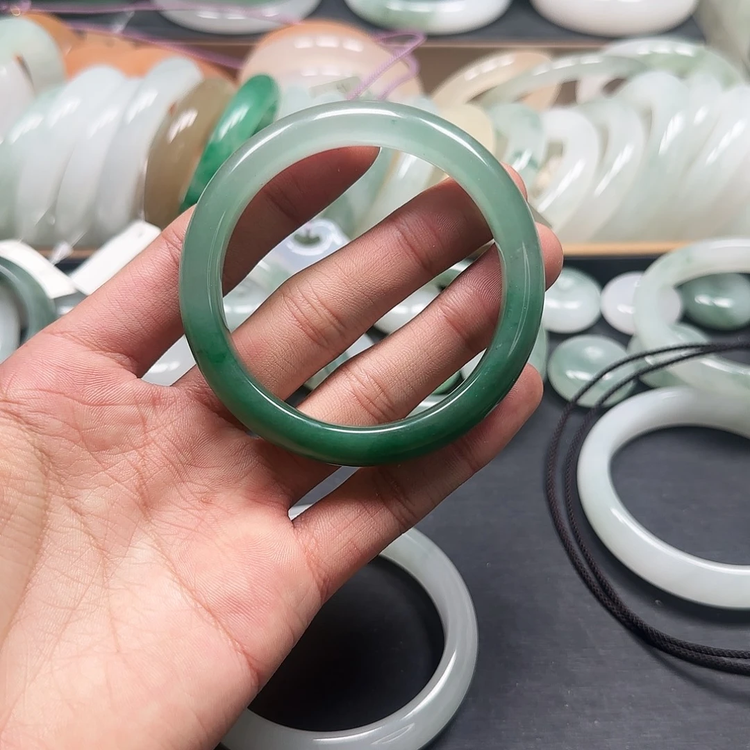 石英质玉未镶嵌手镯