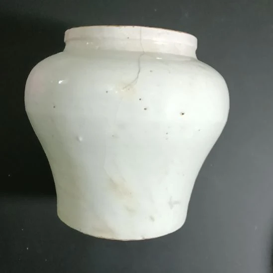 陶瓷白釉罐子口有鸡爪