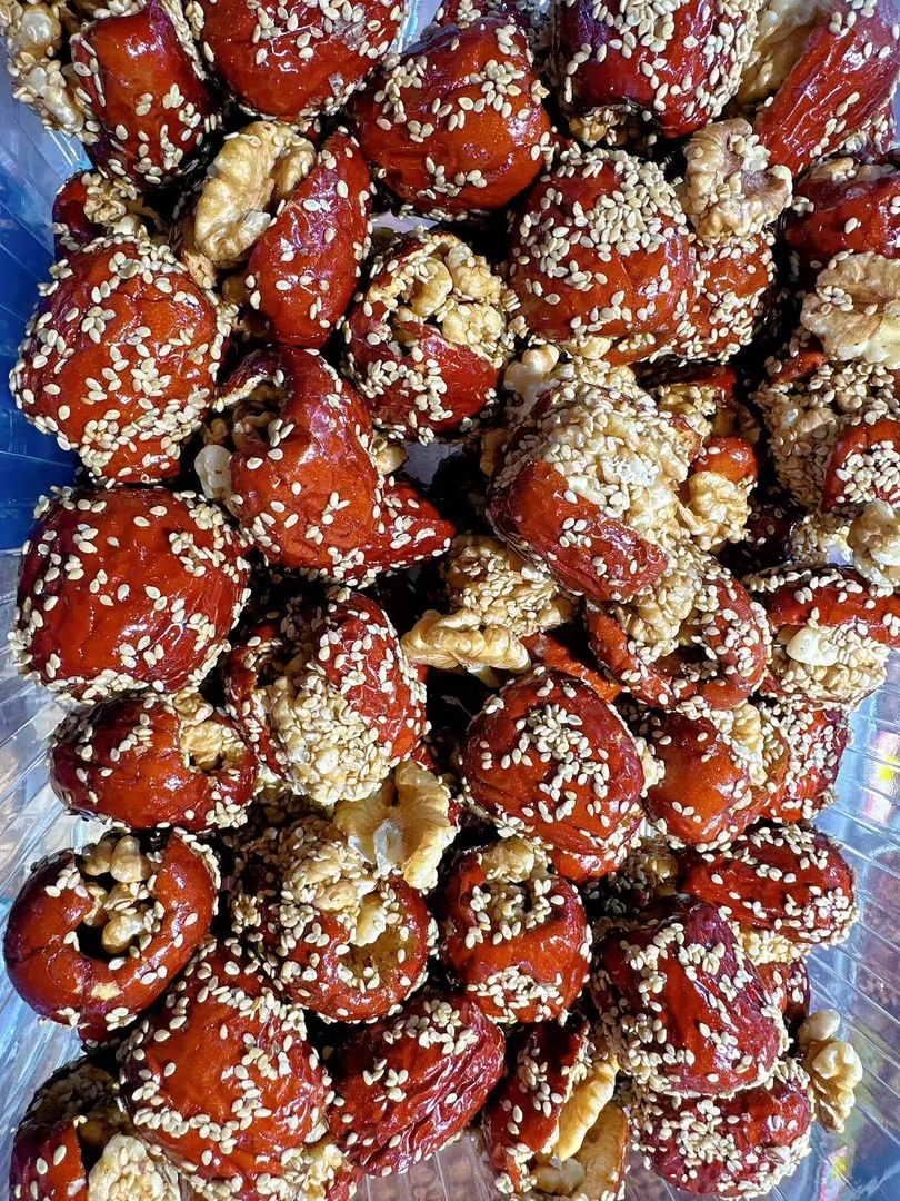 新货蜂蜜芝麻枣夹核桃