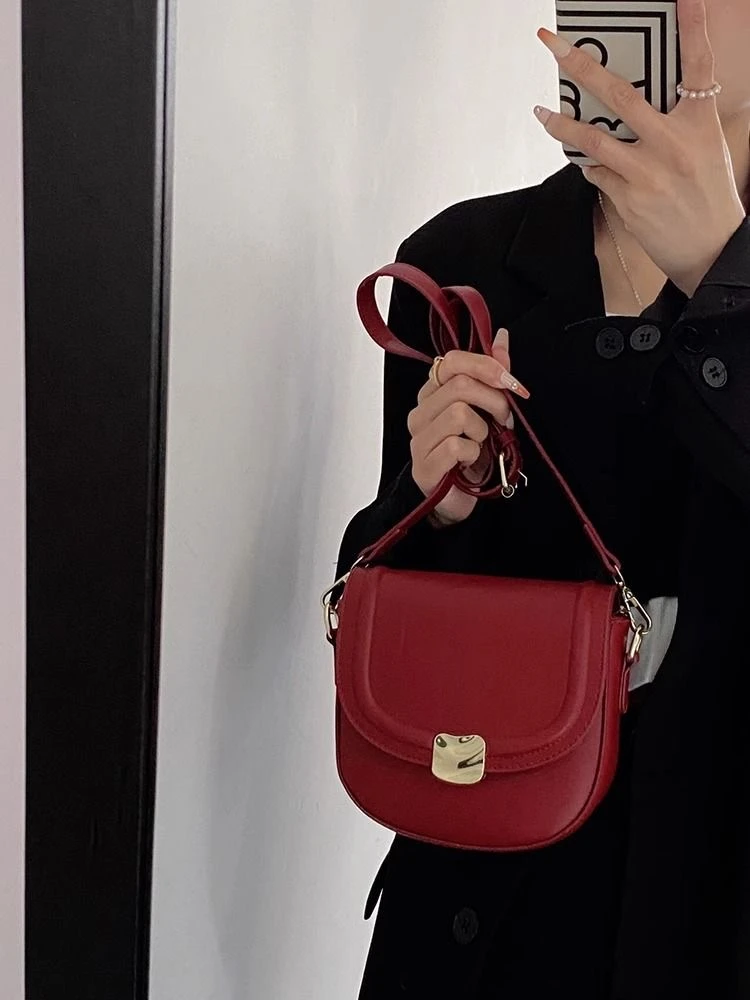 之也复古马鞍包小众设计通勤包包女高级斜挎包2025新款质感单肩包