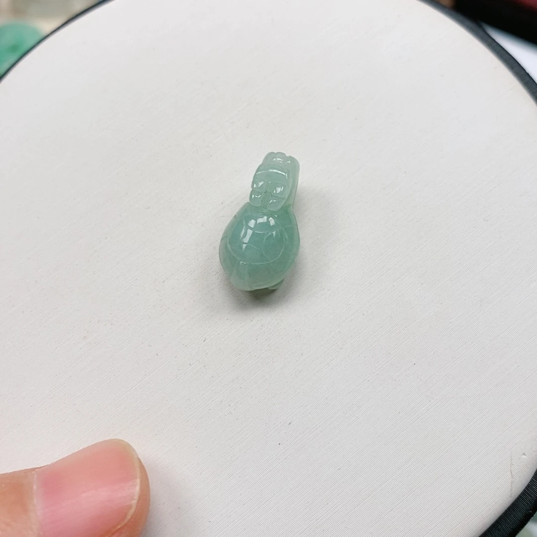 翡翠未镶嵌吊坠(不含链)老**妈
