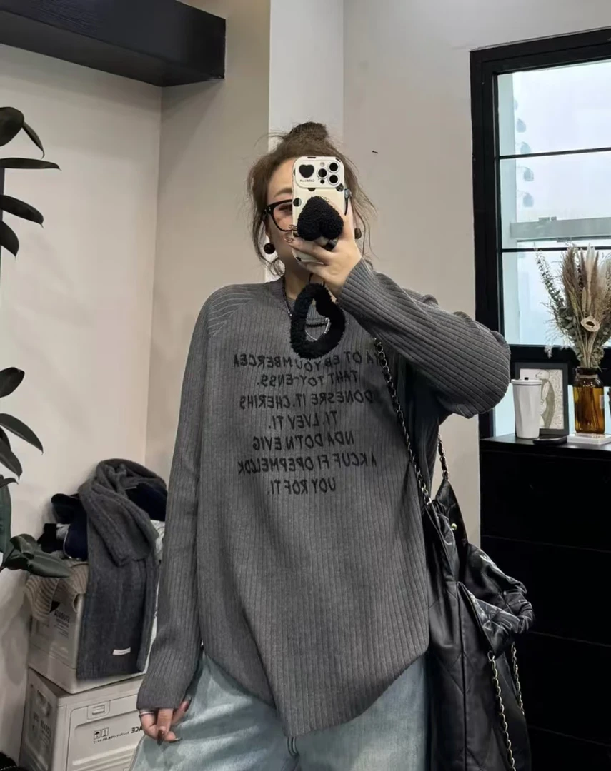 宽松版型针织，显瘦遮肉 字母打底