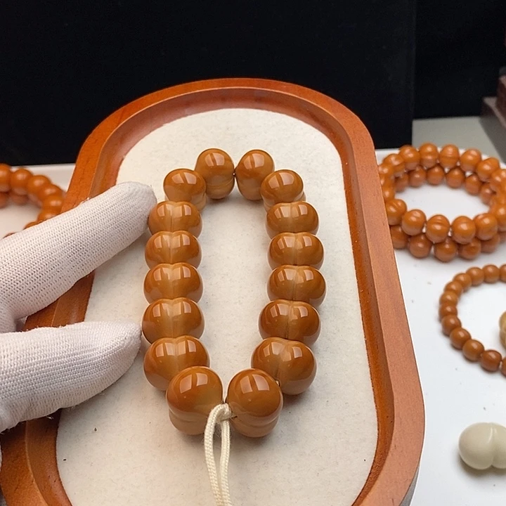 那***…猴头核桃吊坠猴头