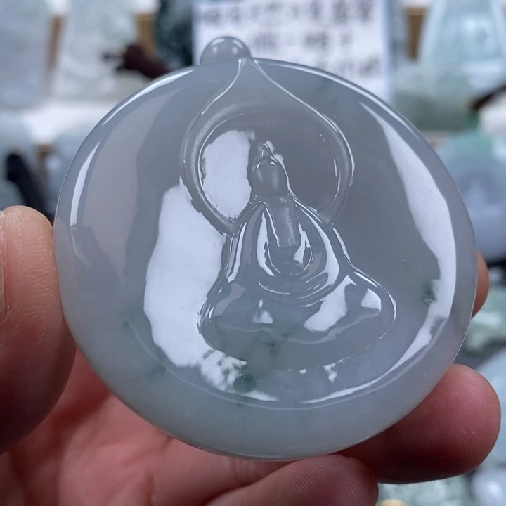 翡翠颈饰未镶嵌翡翠