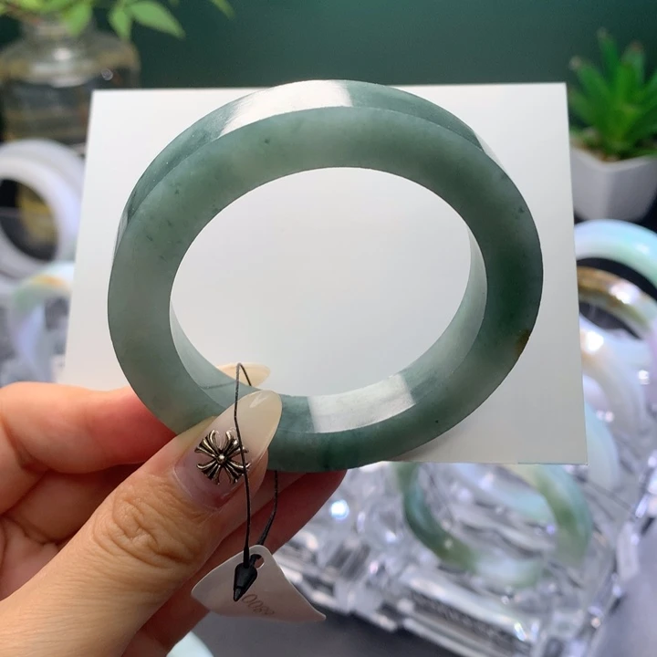 未镶嵌手镯定制翡翠
