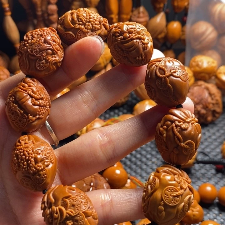 吊坠橄榄核钱袋金蟾