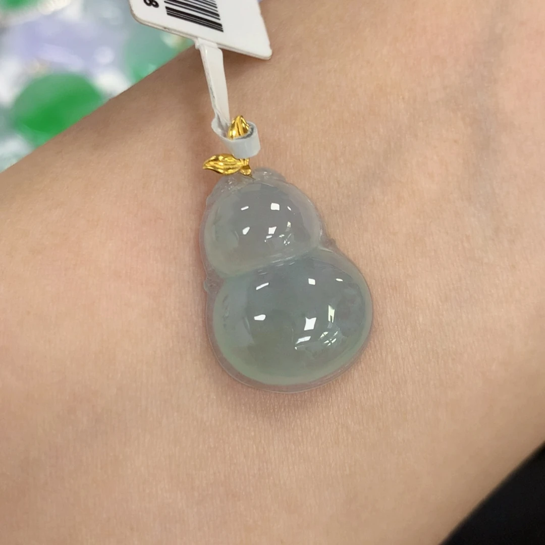 颈饰18K金镶嵌翡翠