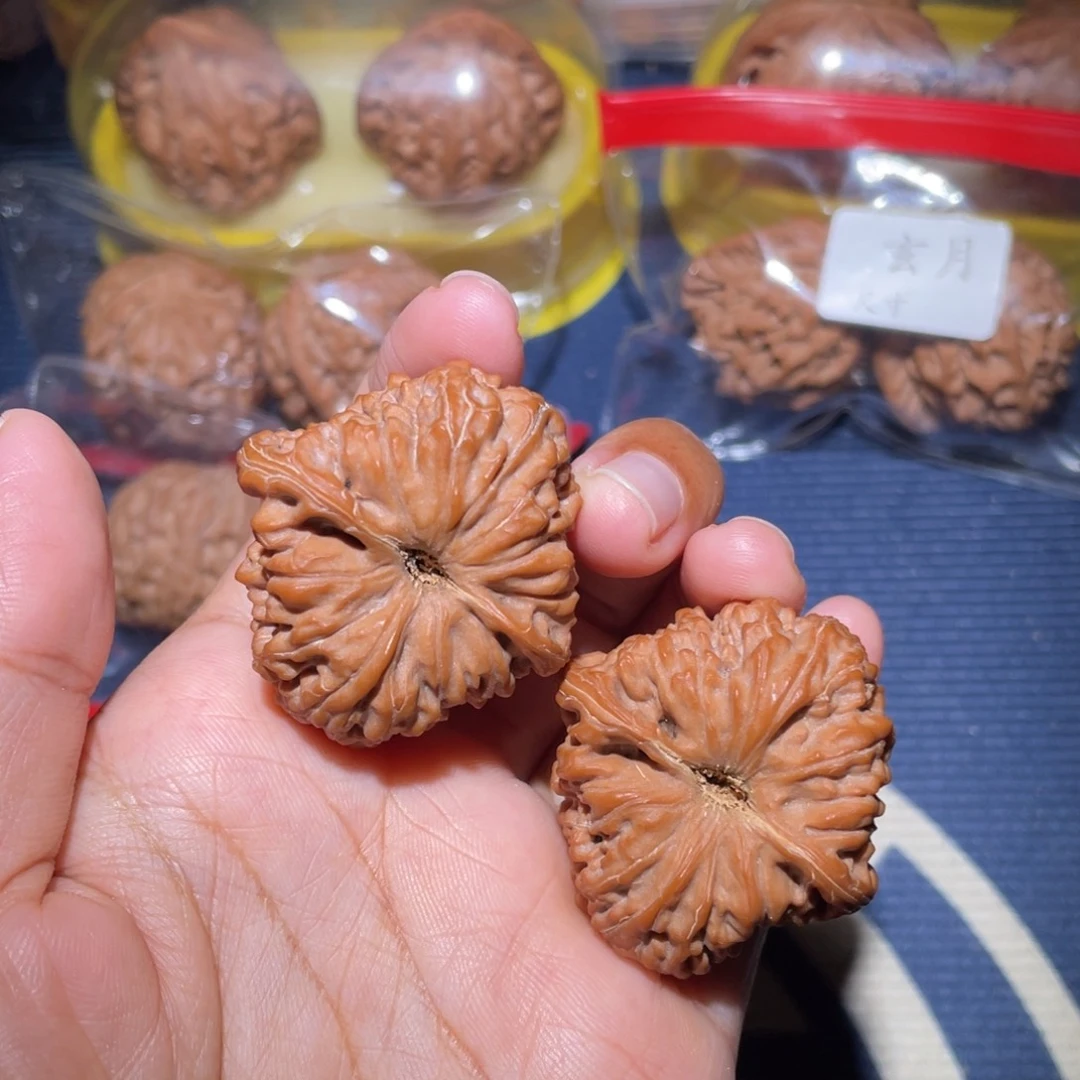 文玩核桃吊坠全品石墩38