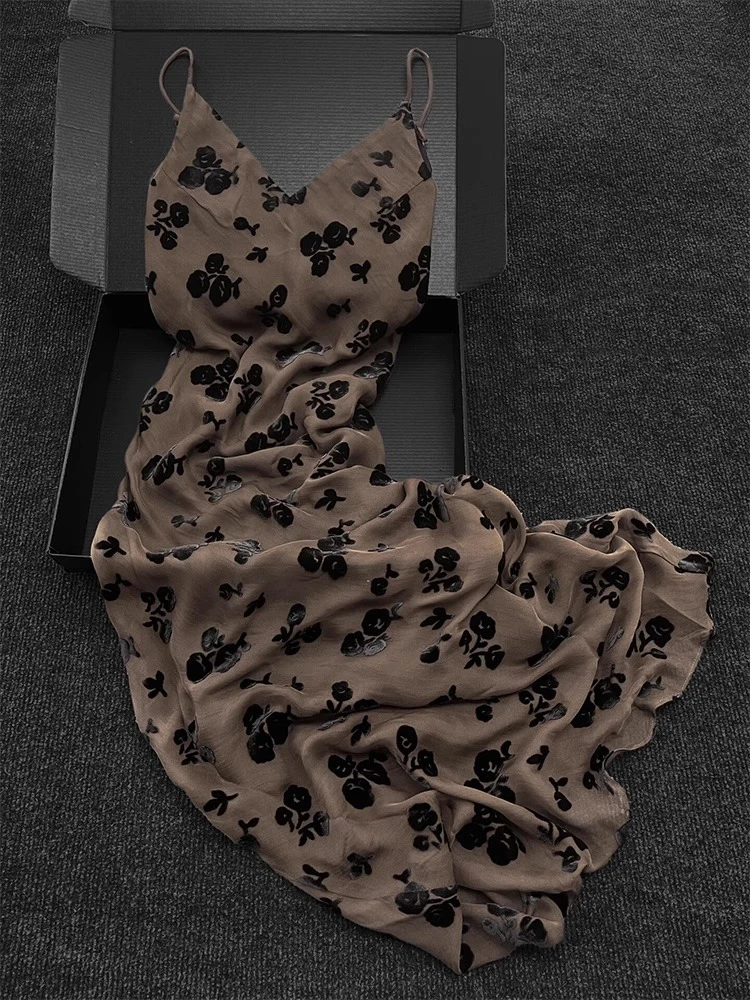 2025洋气财阀千金老钱风连衣裙子夏季高级感法式纯欲慵懒风女装