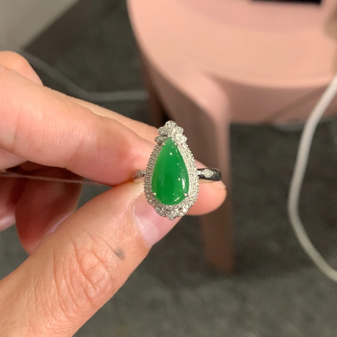 林***肉翡翠18K金镶嵌戒指两用款