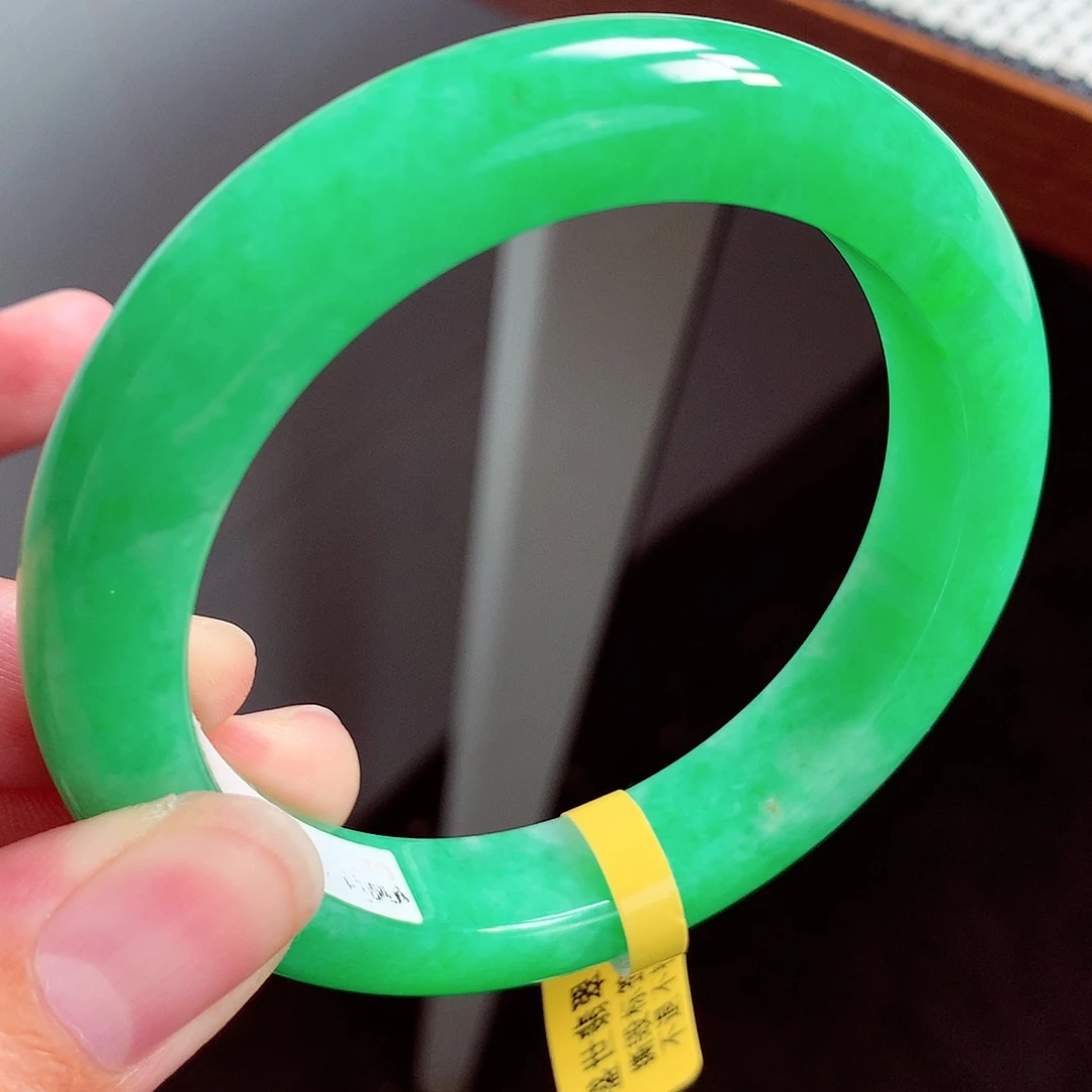 翡翠手镯未镶嵌缅甸翡翠