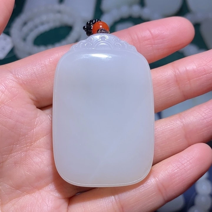 和田玉颈饰未镶嵌无事牌52.5g