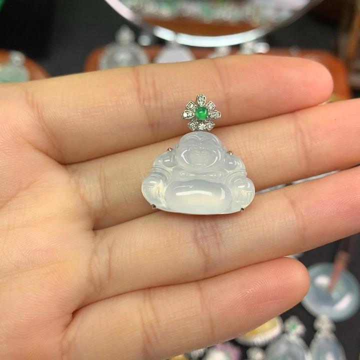 翡翠18K金镶嵌颈饰翡翠