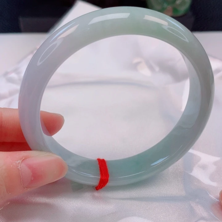 香***树翡翠未镶嵌手镯59圈