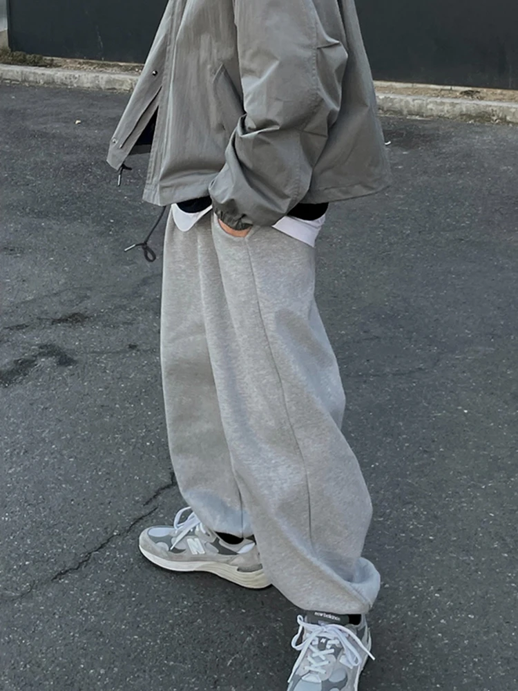 特大码300斤男士直筒卫裤秋冬潮流百搭宽松大码运动灰色束脚卫裤