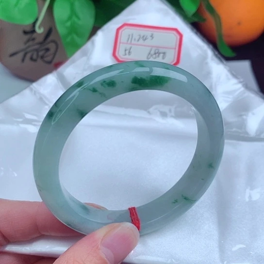 翡翠手镯未镶嵌   正圈56 冰飘绿花
