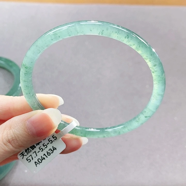 【闪购商品】未镶嵌手镯翡翠