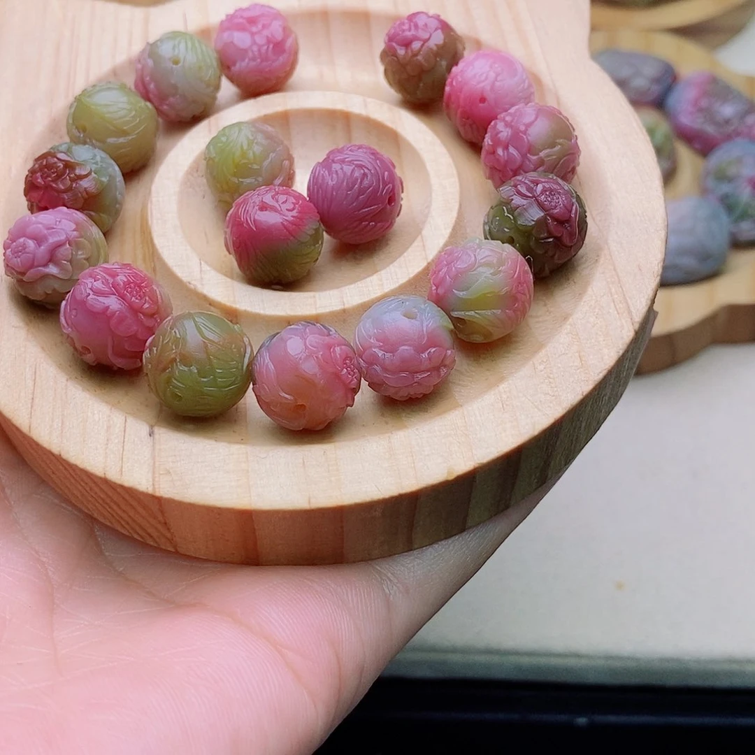 荆***M未镶嵌玛瑙/玉髓珠宝奇石盐源玛瑙定制